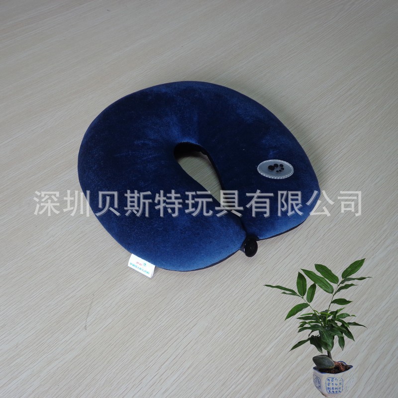 深圳禮品公司生產定做neck pillow深藍色帶震動機芯的U型按摩頸枕工廠,批發,進口,代購