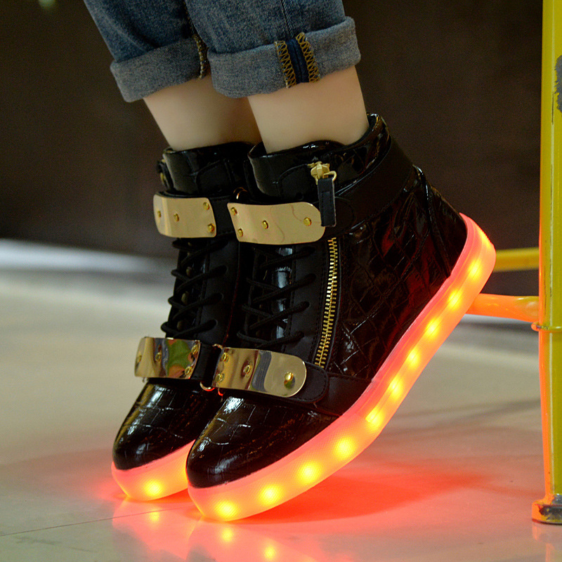 新款七彩LED發光鞋女學生USB充電情侶韓版防水走跑馬燈男夜光板鞋工廠,批發,進口,代購