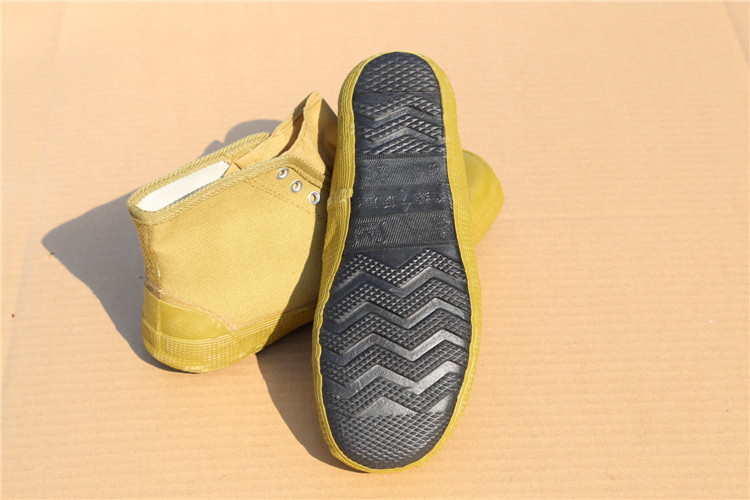 加工生產焊工農民工用耐磨勞保膠鞋 山東耐磨勞保膠鞋多少錢工廠,批發,進口,代購
