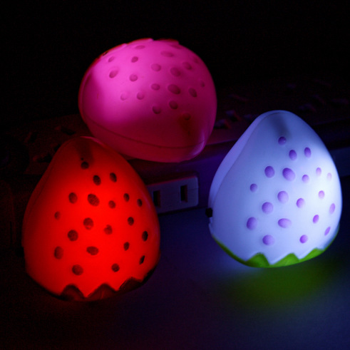 ledl插電小夜燈草莓新款小夜燈節能創意床頭燈禮品燈廠傢批發工廠,批發,進口,代購