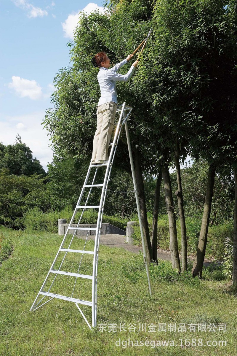 安全性、穩定性極高，可隨意調節的三角梯子批發・進口・工廠・代買・代購